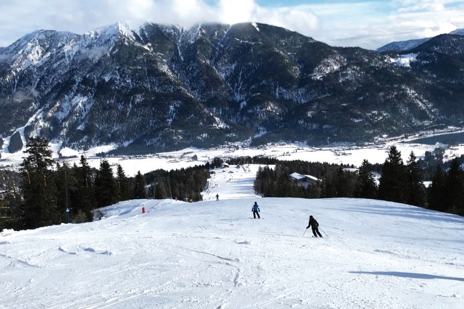 In den Bergen gabs für Skifahrer ab und zu traumhafte Schneeverhältnisse.