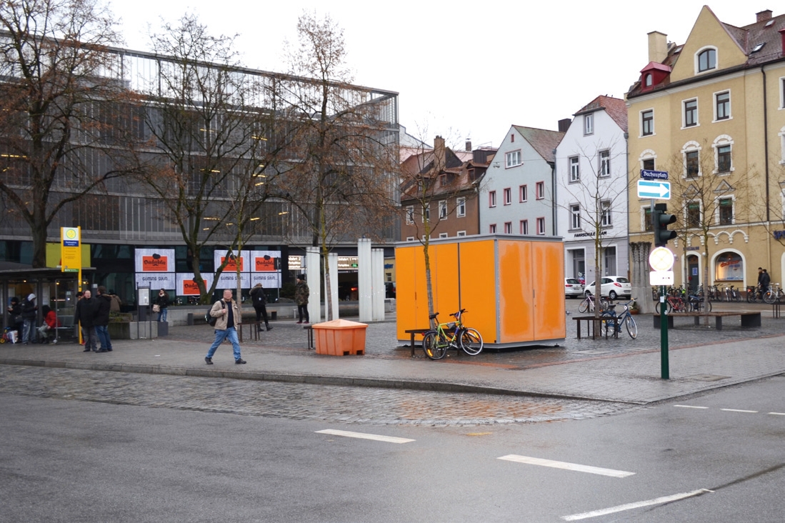 Das sollte eine Kiosk sein? Der Schachtelkontainer auf dem Dachauplatz.