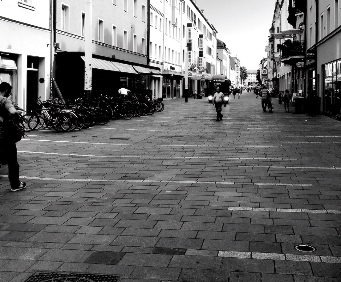 ... bricht die Tristesse der Maxstraße.