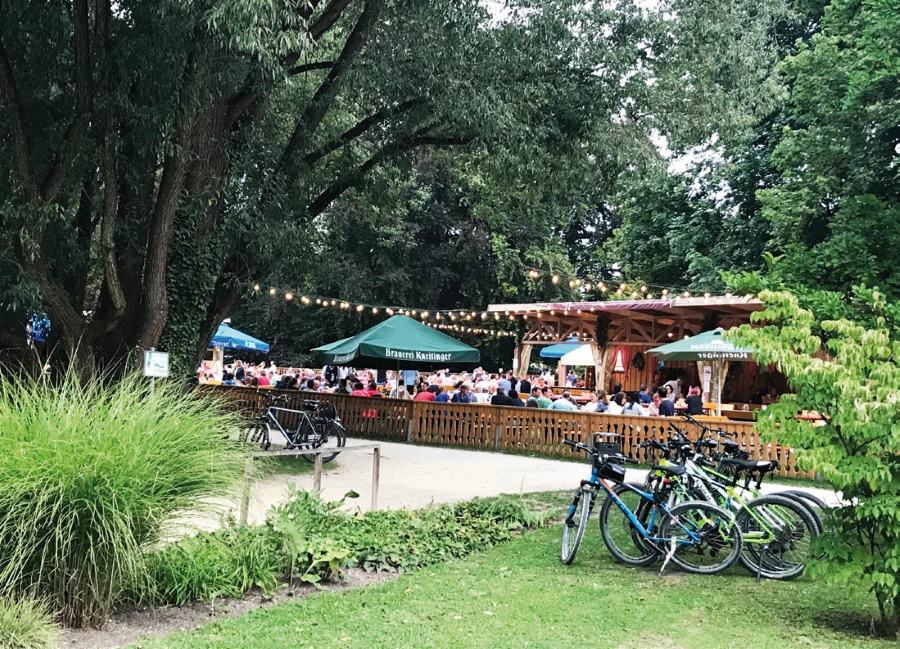 Absoluter Ankommer und tolle Alternative zur Dult: Der Sommergarten im Stadtpark.