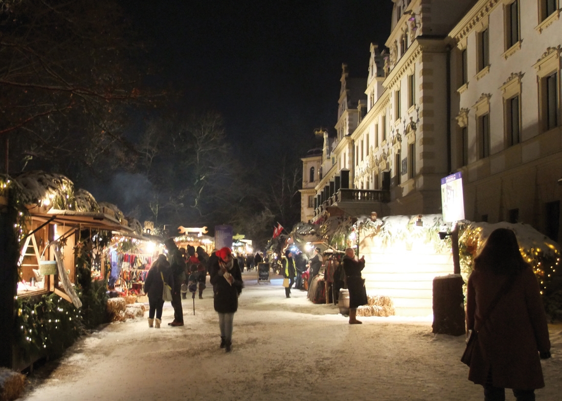 Abendliches und beschauliches Schlendern am Marktgelände.