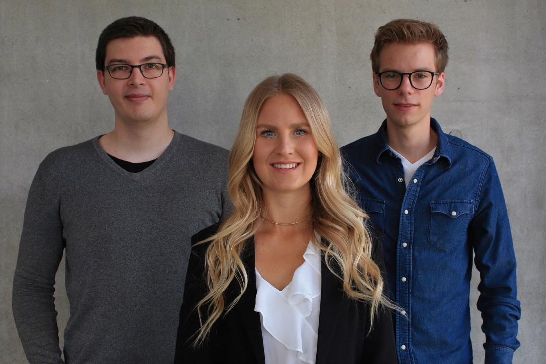 Lea Frank mit ihrem „anybill“-Gründerteam Tobias Gubo (li.) und Patrick Göttler.