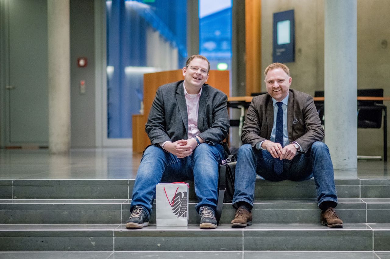 Na also! Uli Lechte (li., FDP) und Peter Aumer (CSU) sind wieder im Bundestag.