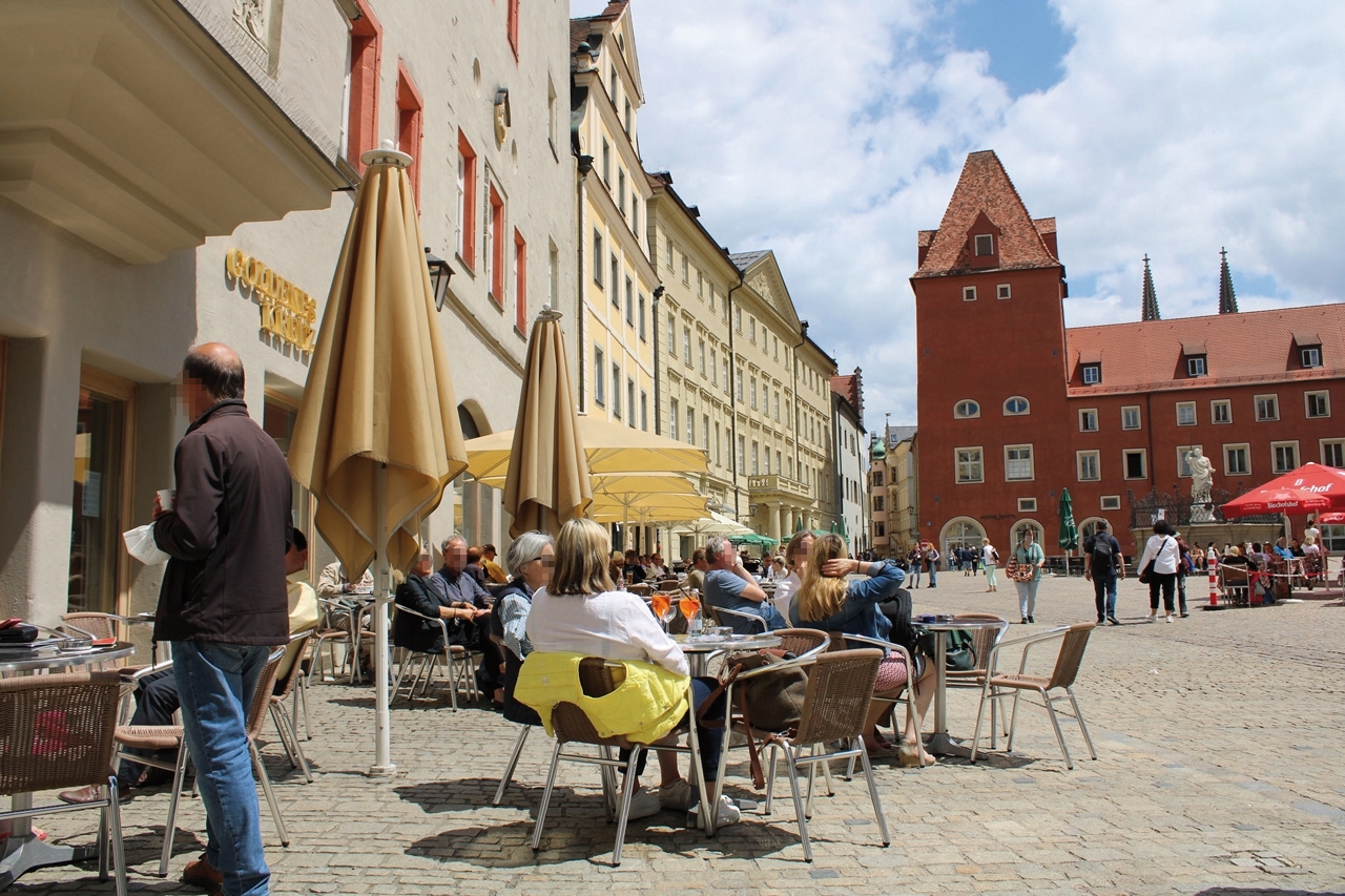 Die besten Sonnenplätze gibt es immer noch am Haidplatz.