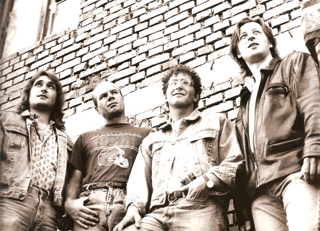 „Sidewalk City“ 1993 mit Erwin Hopp (2.v.li.) an der zweiten Gitarre. (v.li.) Wolfgang Haarer, Karli Abt, Claus Zirngibl.