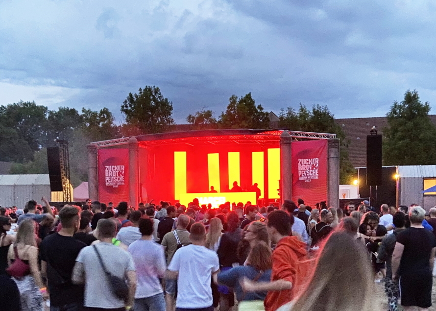 Das kultige Zuckerbrot-&-Peitsche-Festival ...