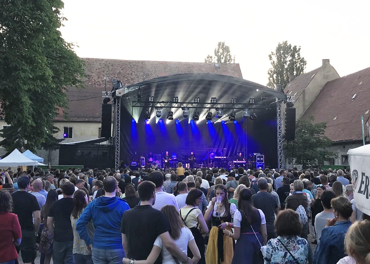 Bilder der letzten Jahre von der Festival-Area Pürkelgut ...