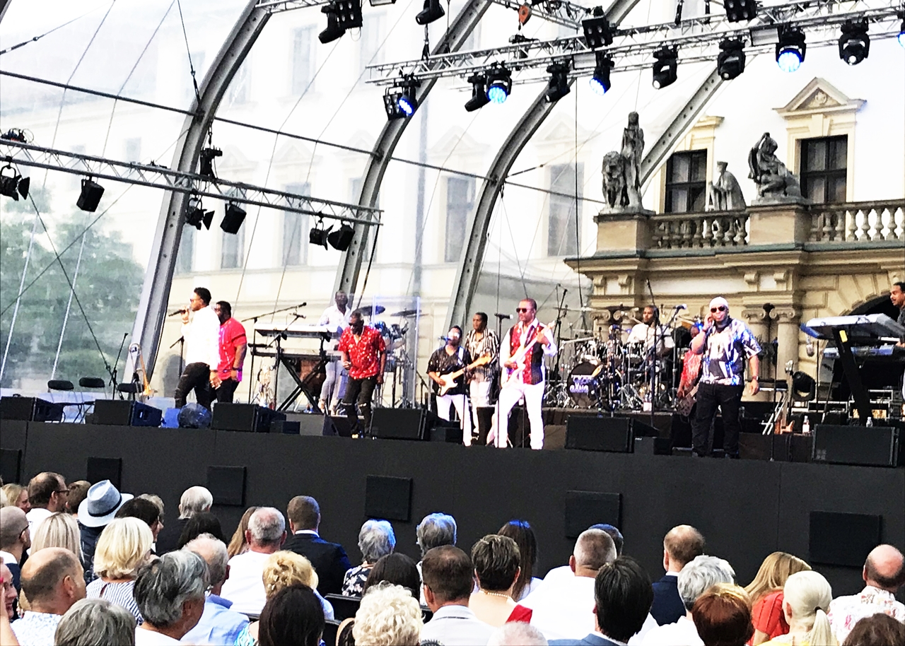 Celebration 2019: „Kool & the Gang“ waren eines der Highlights der letzten Schlossfestspiele. So wünschen wir uns das auch für dieses Jahr endlich wieder!