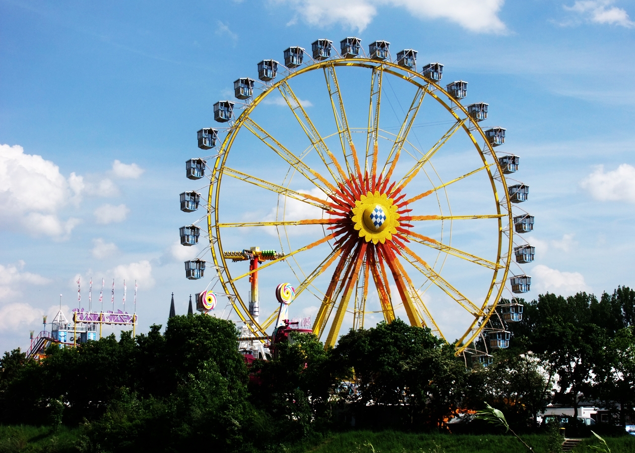 Dreht sich also nun doch bald wieder? Das Riesenrad auf der Maidult.