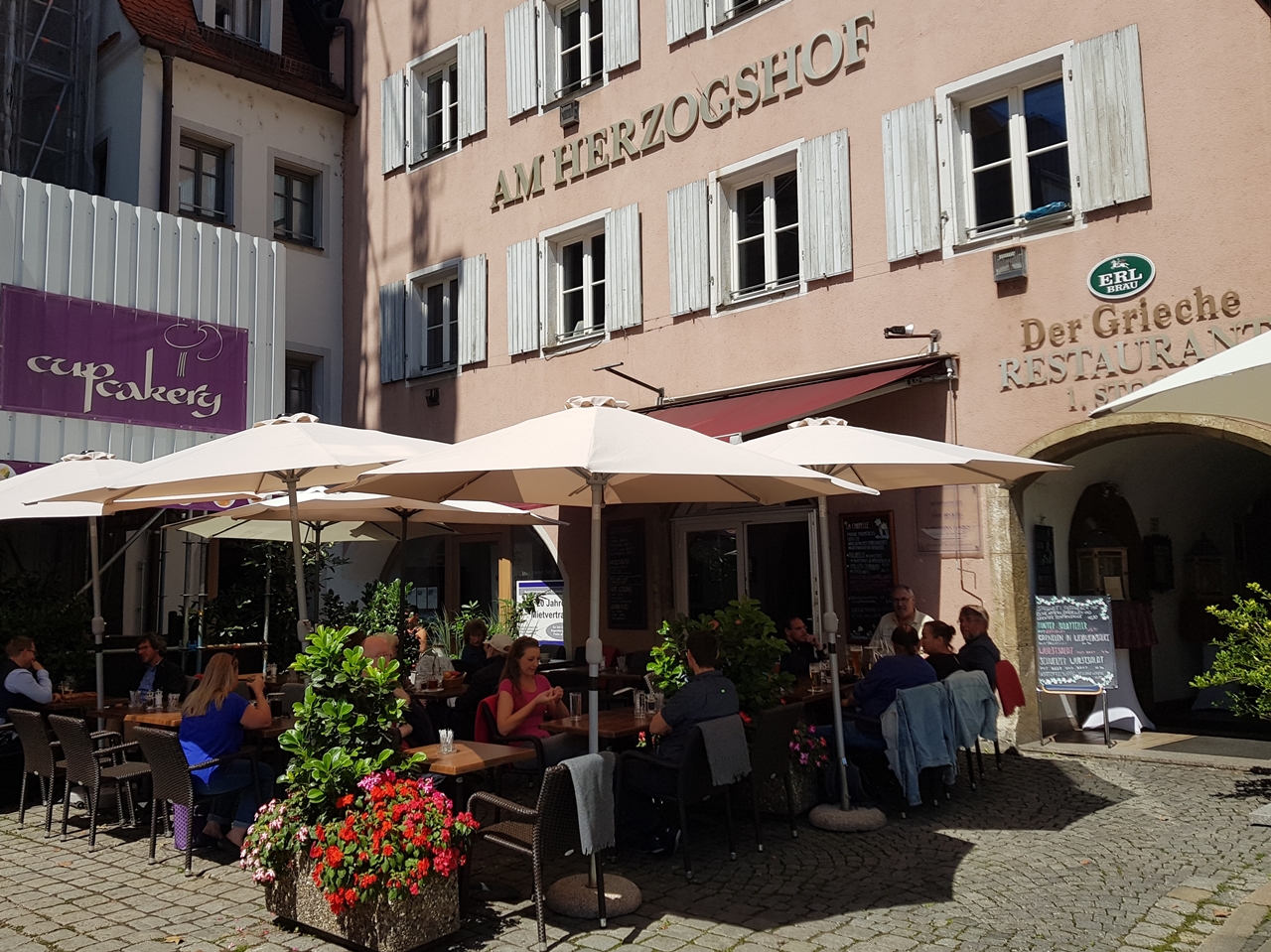 Cafébar La Chapelle: Opfer des Regensburger Schikaneapparats?