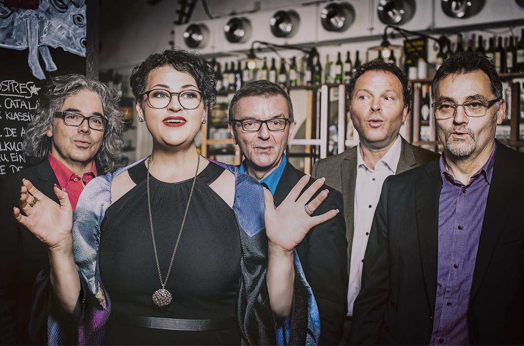 Steffi Denk & Flexible Friends – Konzert im Höflinger Schlosshof