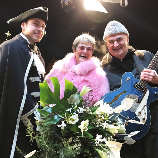 "Romantischer Weihnachtsmarkt" 2018 | Fürstin Gloria „rockt“ den "Romantischen Weihnachtsmarkt" und liest die Weihnachtsgeschichte