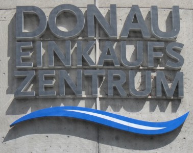 Aus bayerischen Polizeiberichten | Regensburg: Syrischer Dieb im DEZ von Zeugen gestellt