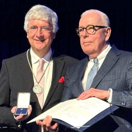 Meldung | Paracelsus-Medaille f&uuml;r Prof. Grifka