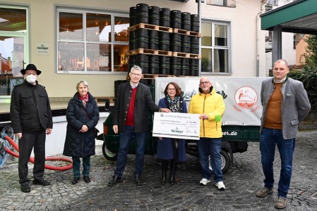 Spendenübergabe der Hans und Sofie Kneitinger Stiftung – 25.000 € an  St. Leonhard