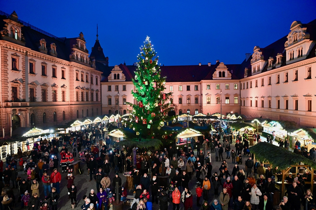 Romantischer Weihnachtsmarkt 2022 | Große Treue-Aktion