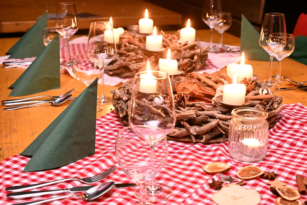 Romantischer Weihnachtsmarkt 2025 | Veranstalter Peter Kittel landet mit Starkoch Helmut Schwögler kulinarischen Coup