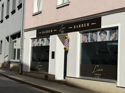 Aus bayerischen Polizeiberichten | Cham: Schüsse auf Schaufenster eines Barbershops