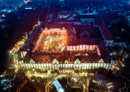 Best Ager gesucht – Romantischer Weihnachtsmarkt auf Schloss Thurn und Taxis braucht Verstärkung!