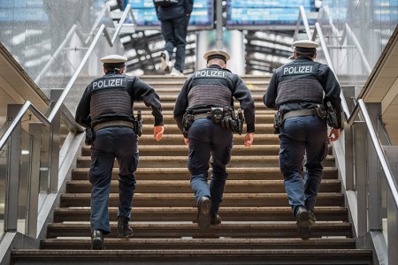 Aus bayerischen Polizeiberichten | Mutma&szlig;licher &auml;thiopischer Schleuser am Regensburger Hauptbahnhof gefasst