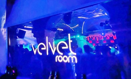 Endlich! Der Velvet Room hat eröffnet