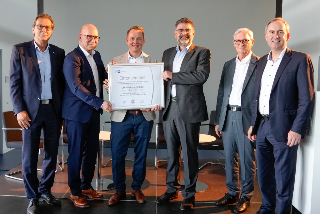 Meldung | Aiwanger lobt mittelständisches Architektur- und Ingenieurbüro „DELTA Gruppe“