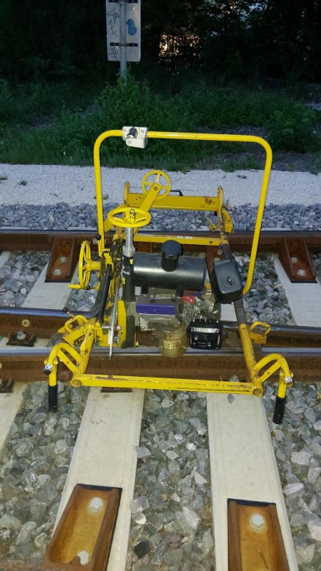 Aus bayerischen Polizeiberichten | Regensburg: Unbekannte stehlen Schleifmaschine f&uuml;r Bahngleise