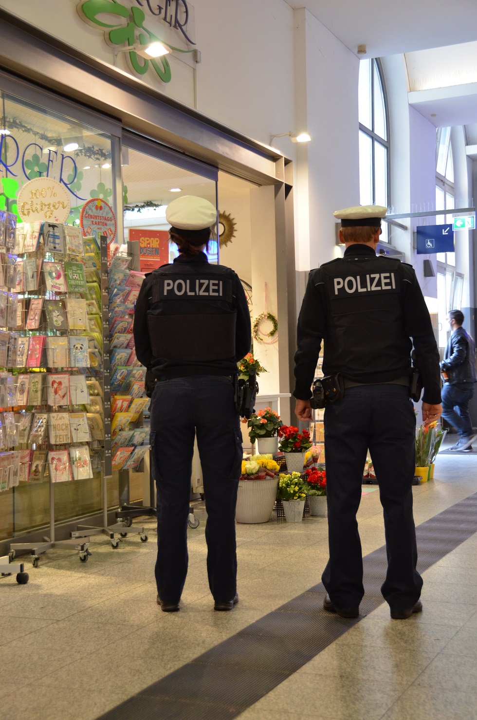 Aus bayerischen Polizeiberichten | Ungarische Diebe am Regensburger Hauptbahnhof ertappt