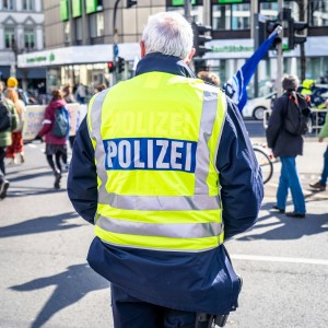 Nachgefragt | Eifrige Polizeipraktikantin denunziert erfahrenen Ermittler