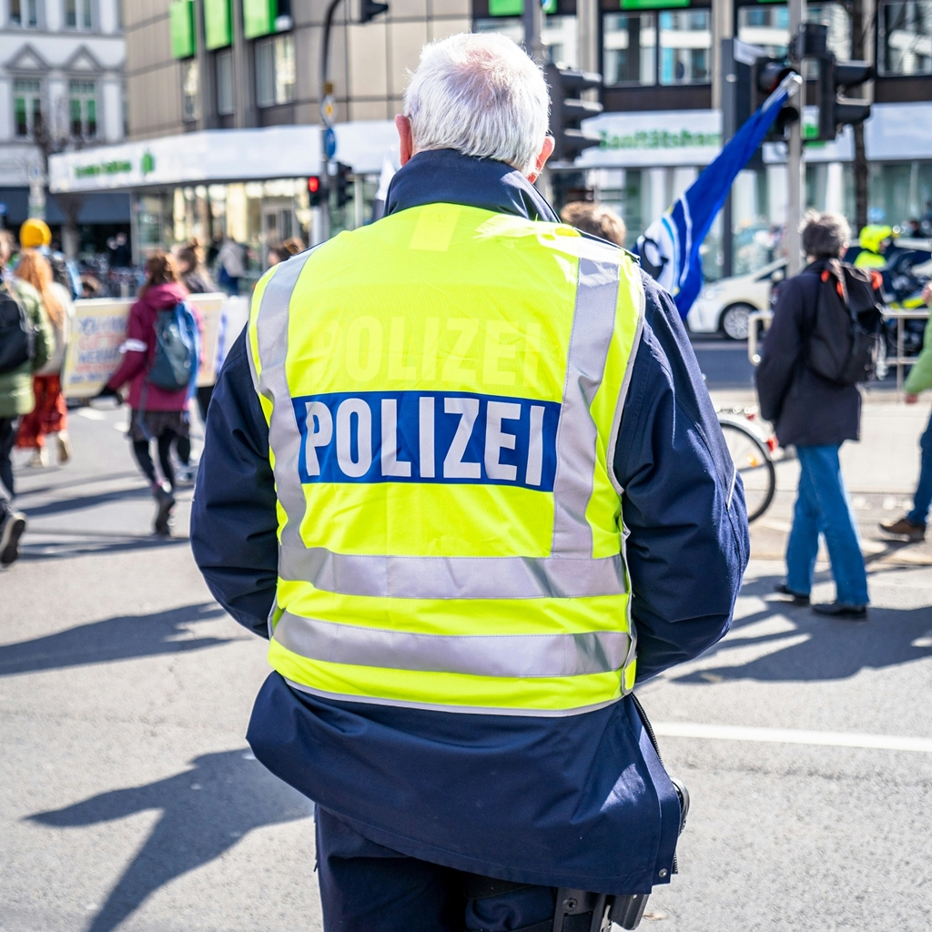 Nachgefragt | Eifrige Polizeipraktikantin denunziert erfahrenen Ermittler