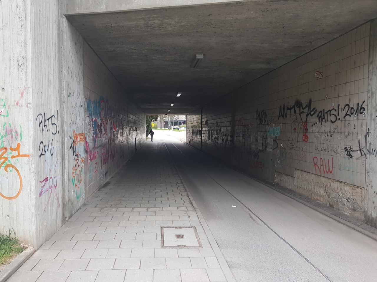 Aus bayerischen Polizeiberichten | Versuchte Vergewaltigung durch zwei Tunesier in Regensburger Unterführung