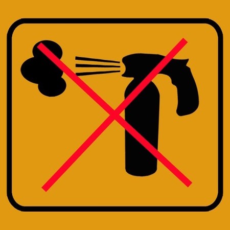 Aus bayerischen Polizeiberichten | Regensburg: S&uuml;dl&auml;ndische Betr&uuml;ger spr&uuml;hen mit Pfefferspray