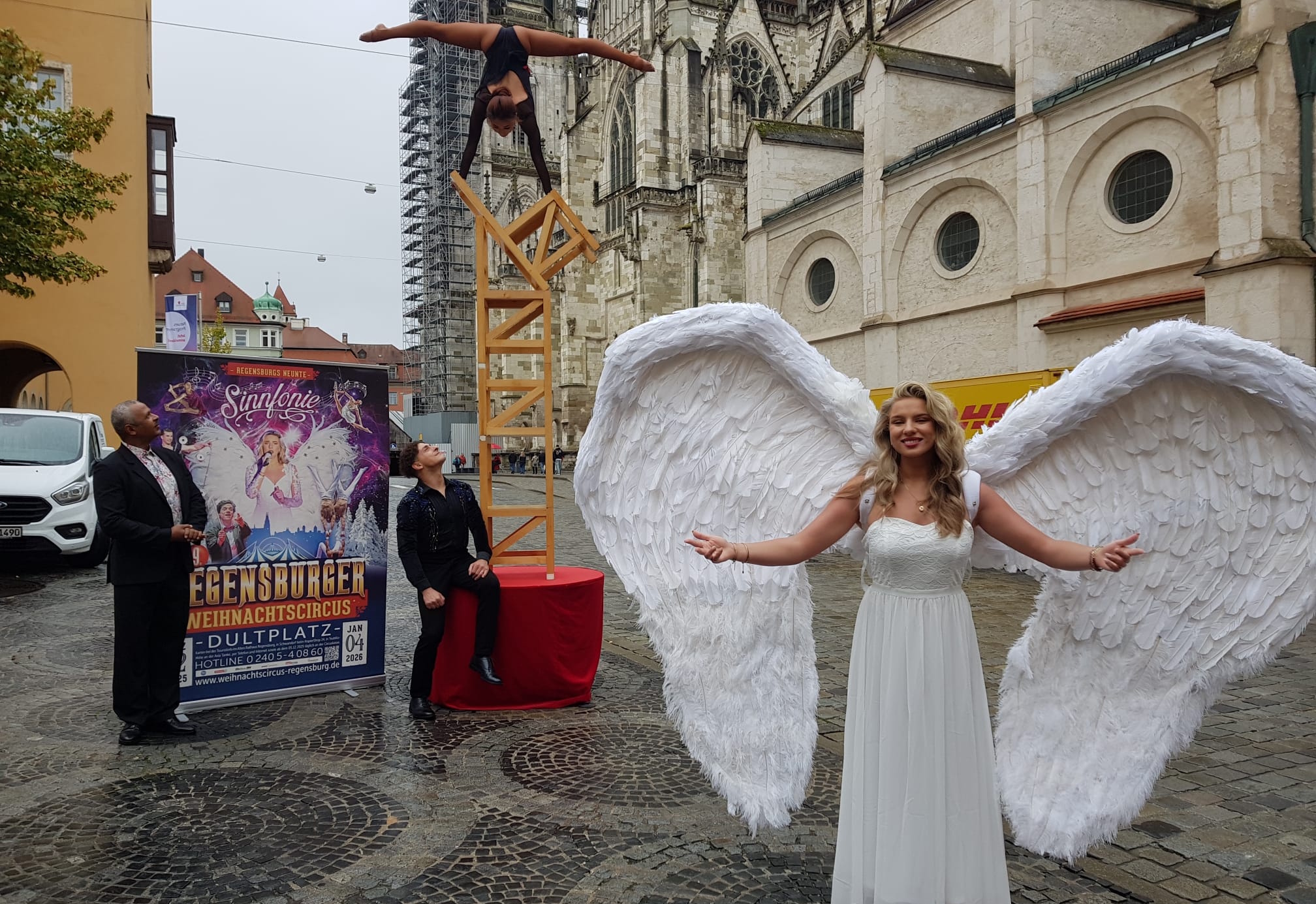 Manegen-Klassiker: Der 9. Regensburger Weihnachtscircus