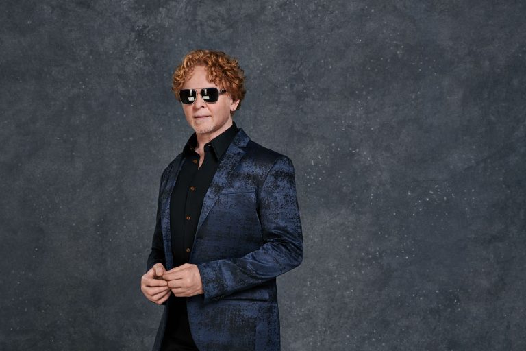 Mick Hucknall (c) Dean Chalkley